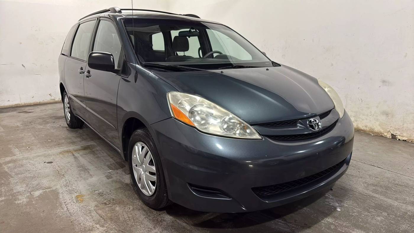 2009 Toyota Sienna CE — Minivan — 182,220 mi — Chantilly, VA