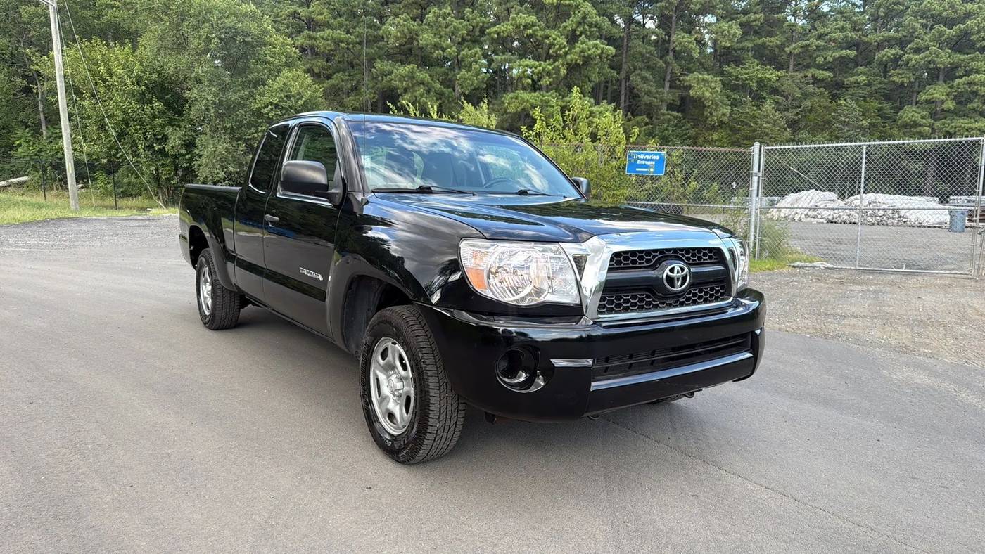 2011 Toyota Tacoma Base — Pickup Truck — 155,650 mi — Chantilly, VA