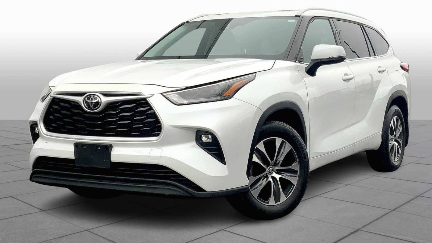 2022 Toyota Highlander XLE — SUV — 37,021 mi — Westwood, MA