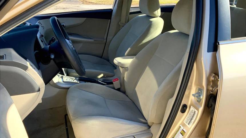 Toyota corolla front outlet seats for sale