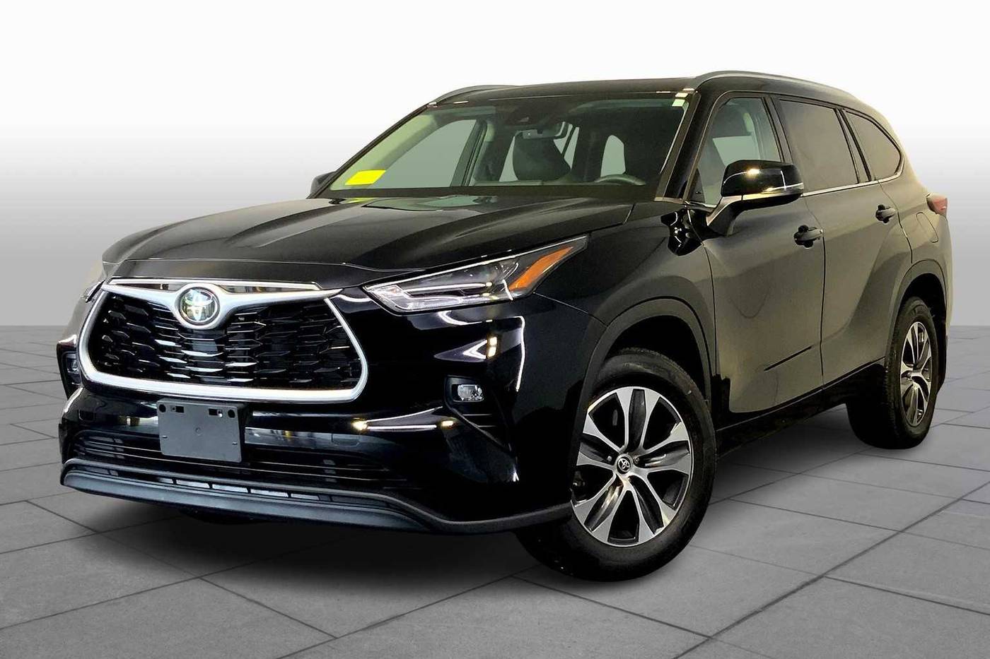 2021 Toyota Highlander XLE — SUV — 37,360 mi — Westwood, MA