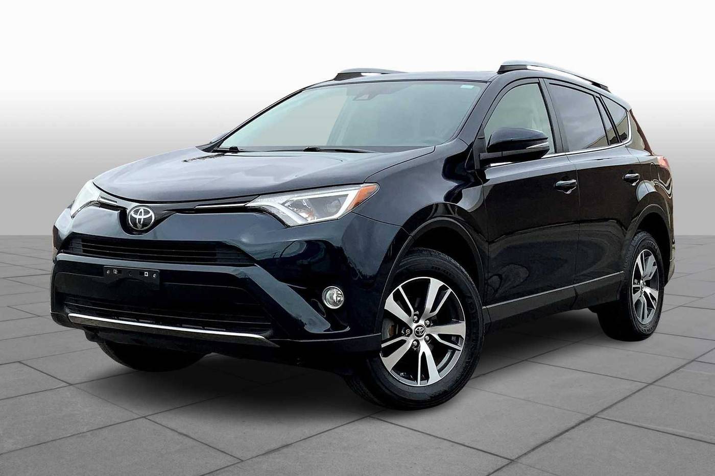 2018 Toyota RAV4 XLE — SUV — 24,159 mi — Westwood, MA