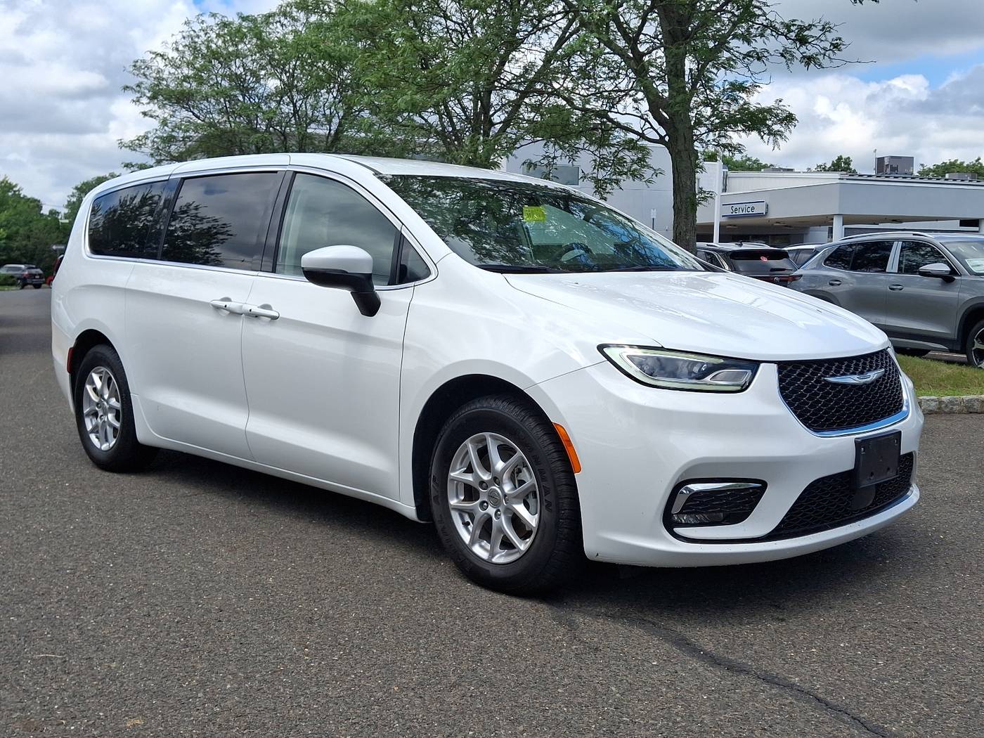2023 Chrysler Pacifica Touring L — Minivan — 64,736 mi — Hamilton, NJ