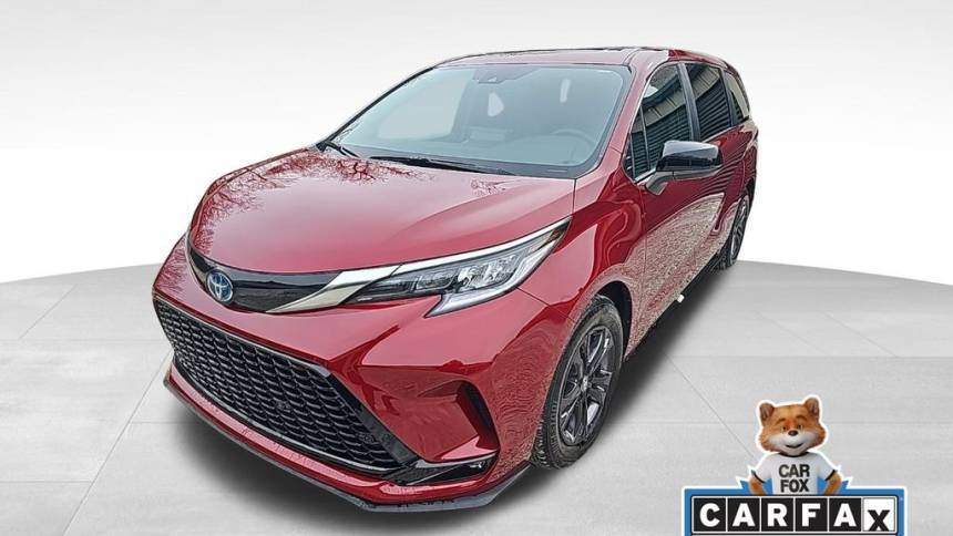 2024 Toyota Sienna XSE — Minivan — 8,007 mi — Kent, OH