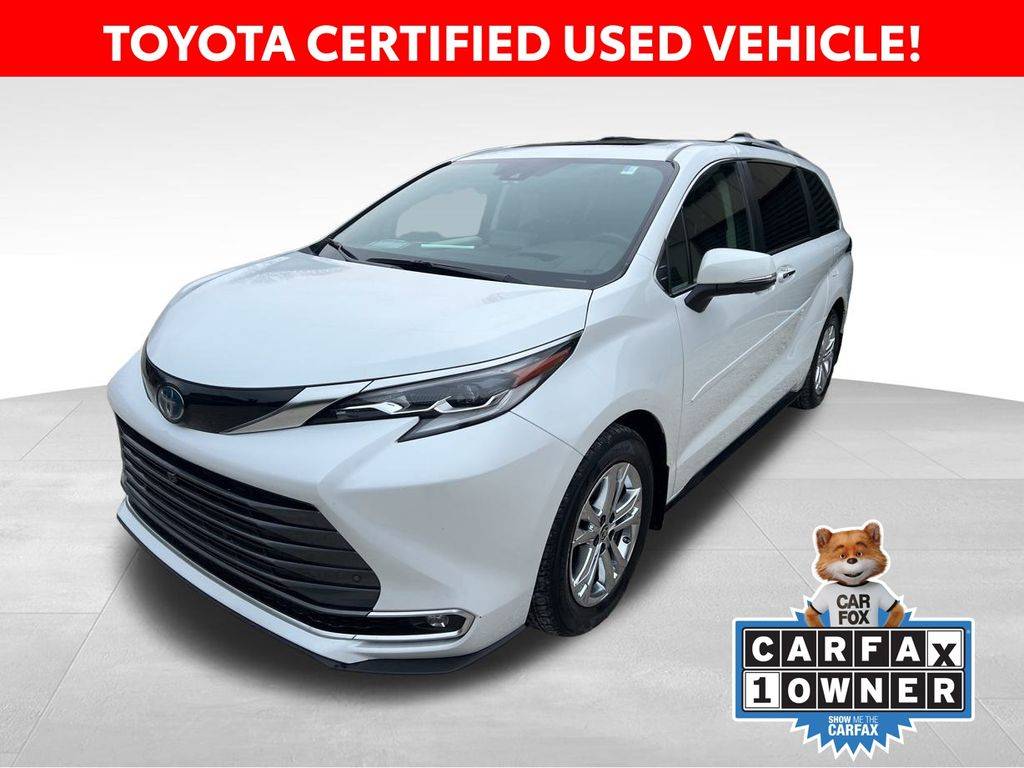 2022 Toyota Sienna Platinum — Minivan — 59,242 mi — Kent, OH