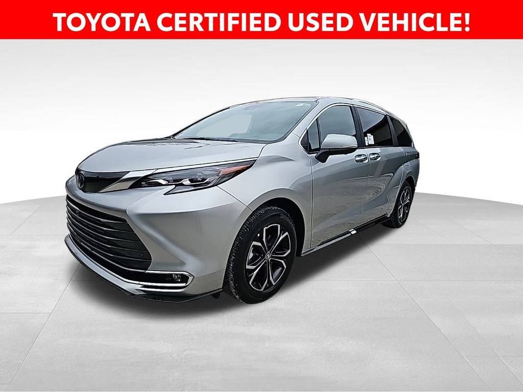 2025 Toyota Sienna Platinum — Minivan — 613 mi — Kent, OH