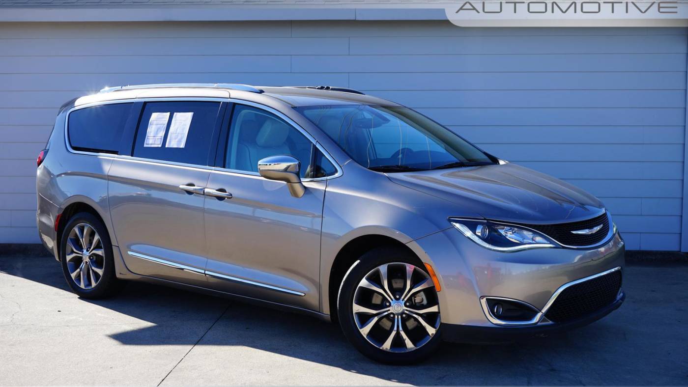 2017 Chrysler Pacifica Limited — Minivan — 111,422 mi — Garland, TX