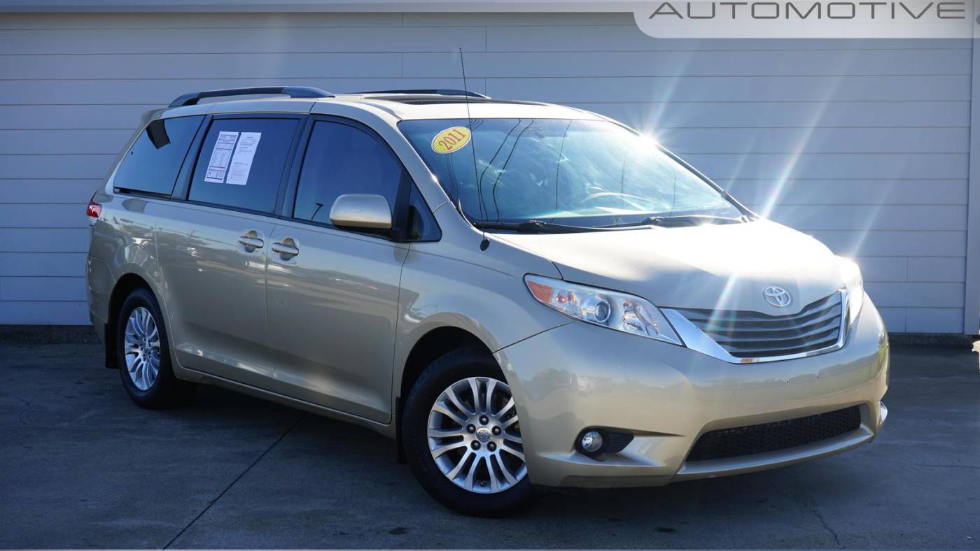 2011 Toyota Sienna XLE — Minivan — 114,424 mi — Garland, TX