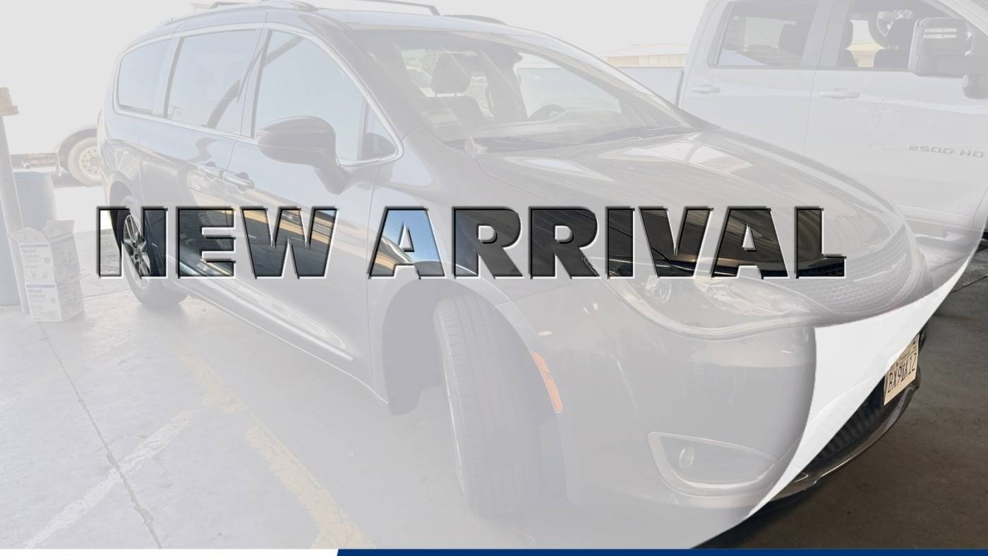 2020 Chrysler Pacifica Touring L — Minivan — 87,986 mi — Long Beach, CA