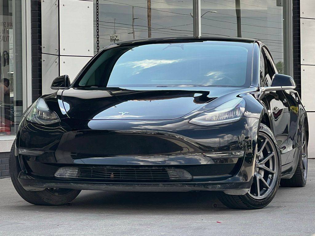 2018 Tesla Model 3 Long Range — Sedan — 137,421 mi — Indianapolis, IN
