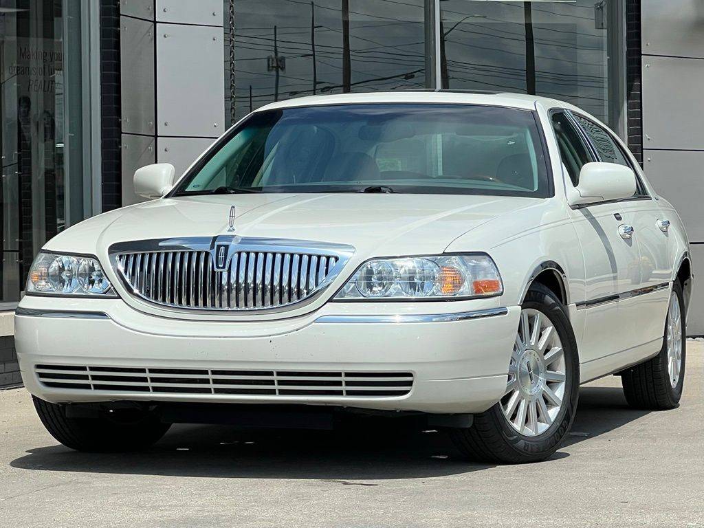2004 Lincoln Town Car Ultimate — Sedan — 55,268 mi — Indianapolis, IN