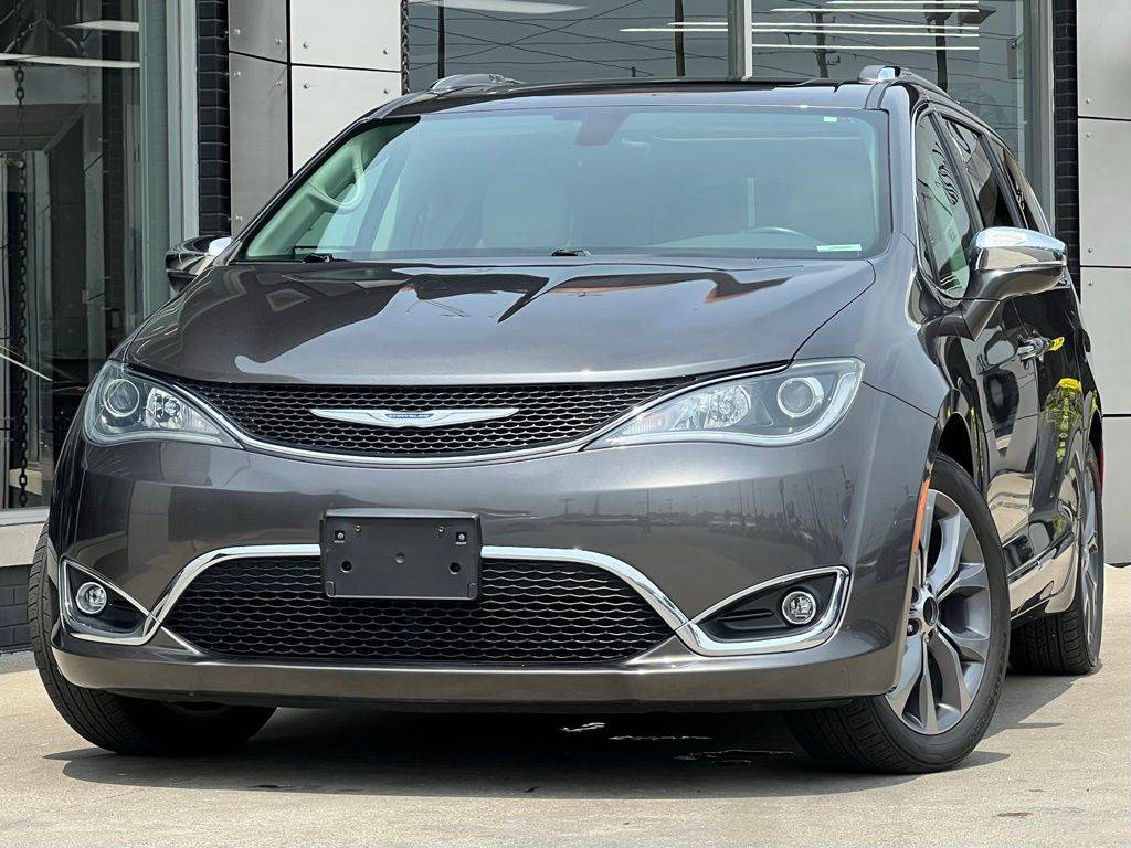 2017 Chrysler Pacifica Limited — Minivan — 102,793 mi — Indianapolis, IN