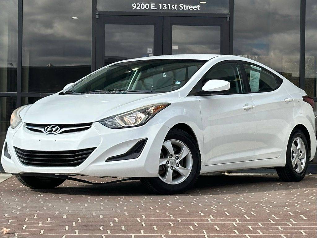 2015 Hyundai Elantra SE — Sedan — 102,396 mi — Indianapolis, IN