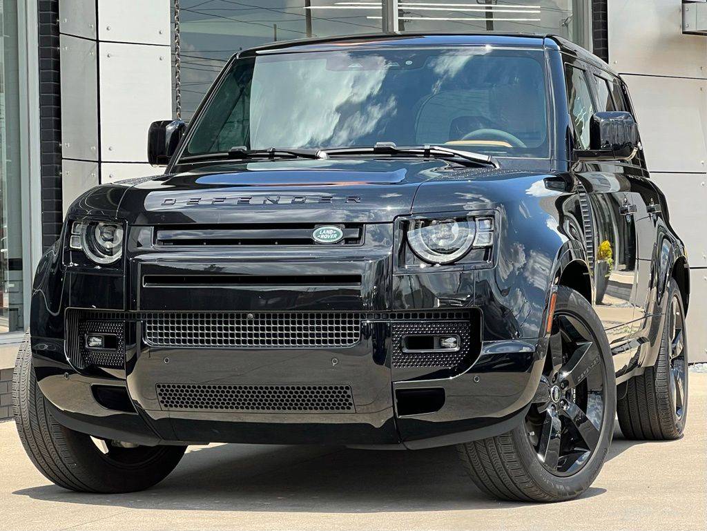 2023 Land Rover Defender V8 — SUV — 27,546 mi — Indianapolis, IN