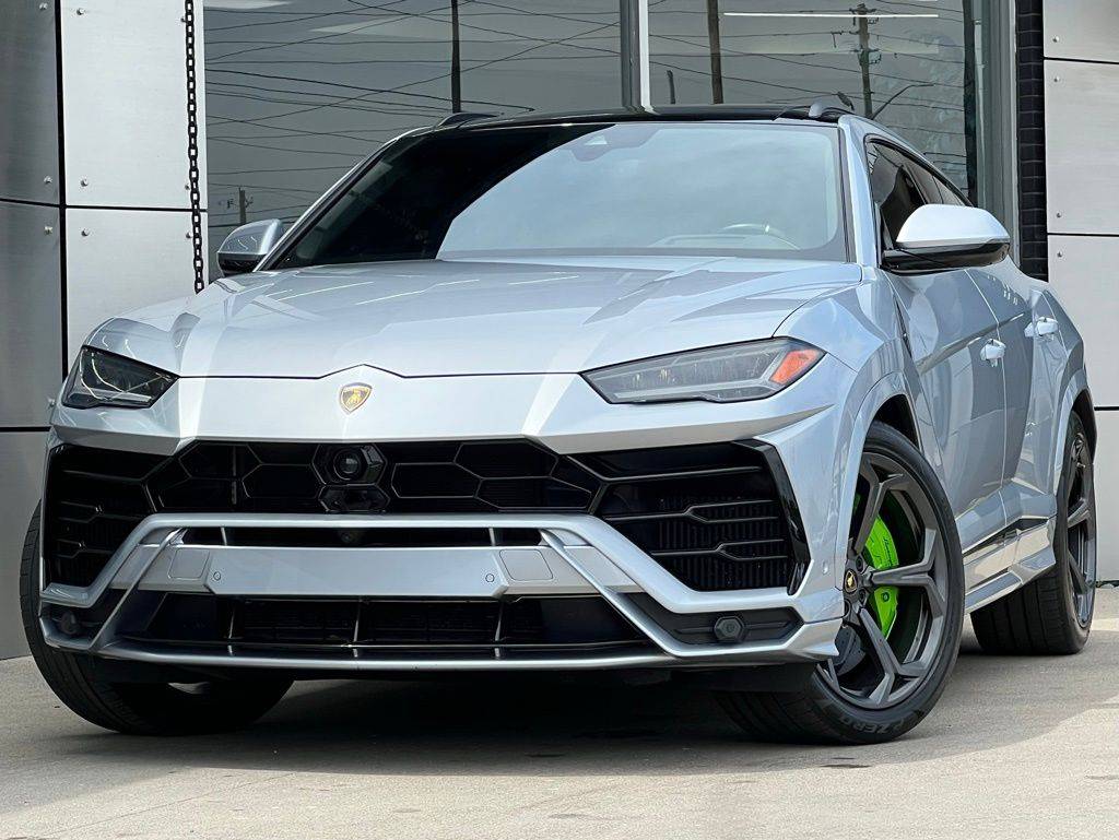 2022 Lamborghini Urus Base