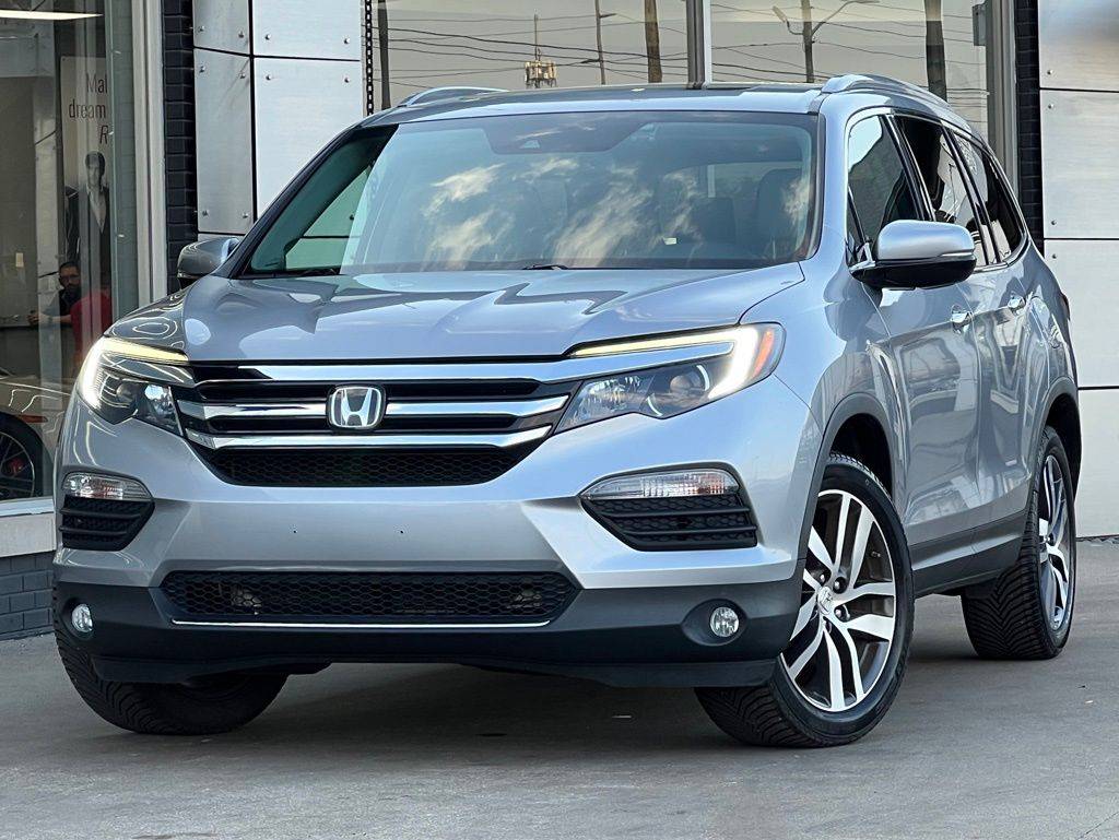 2017 Honda Pilot Touring — SUV — 144,393 mi — Indianapolis, IN