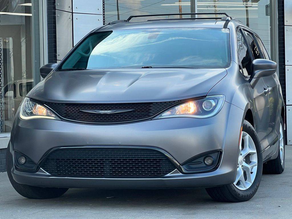 2017 Chrysler Pacifica Touring L Plus — Minivan — 101,803 mi — Indianapolis, IN