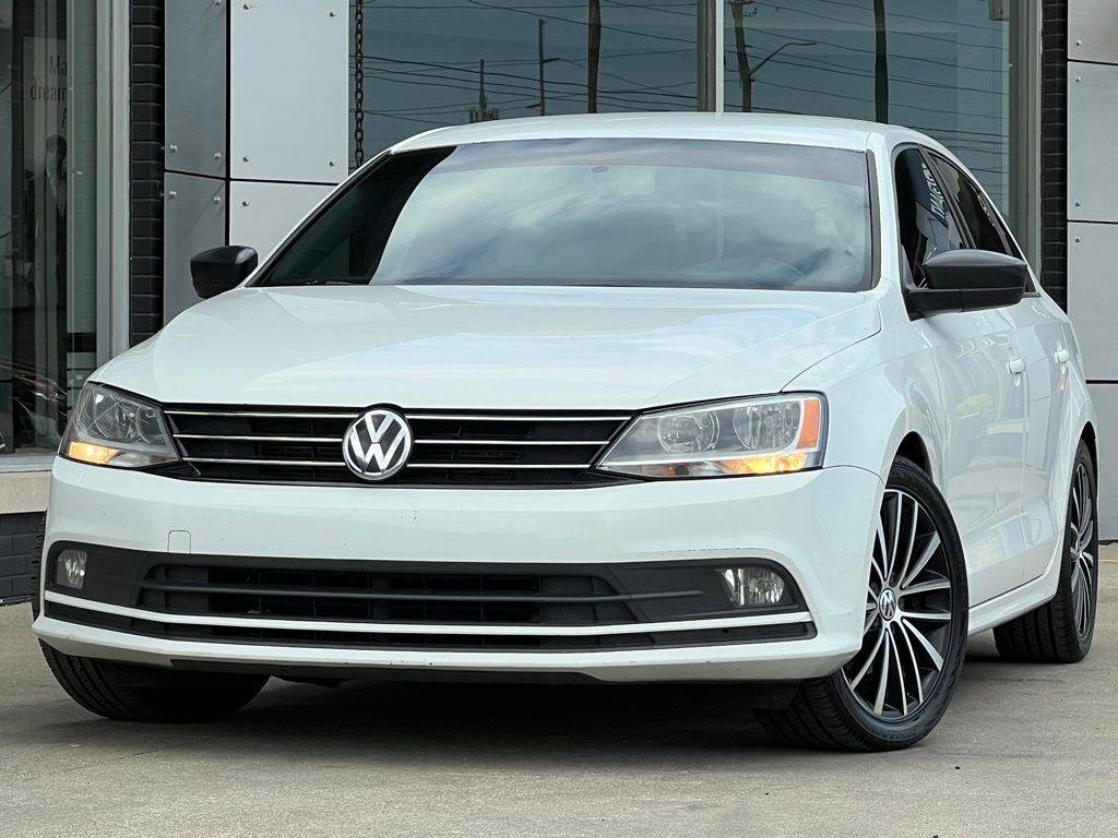 2016 Volkswagen Jetta 1.8T Sport — Sedan — 208,157 mi — Indianapolis, IN