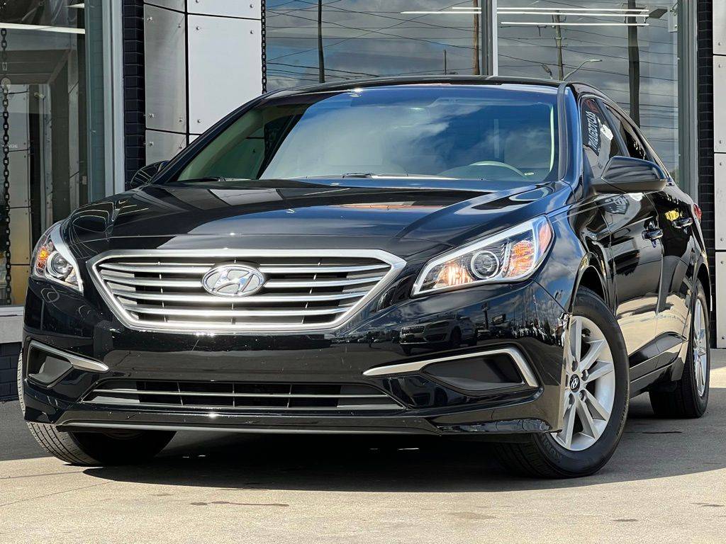 2016 Hyundai Sonata SE — Sedan — 30,948 mi — Indianapolis, IN