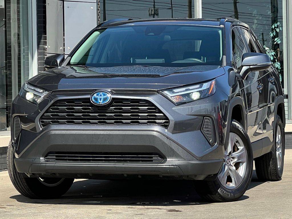 2022 Toyota RAV4 Hybrid XLE — SUV — 9,987 mi — Indianapolis, IN
