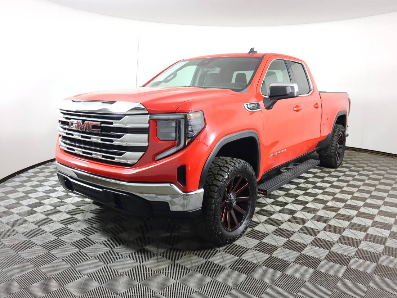 2023 GMC Sierra 1500 SLE — Pickup Truck — 42,069 mi — Everett, WA