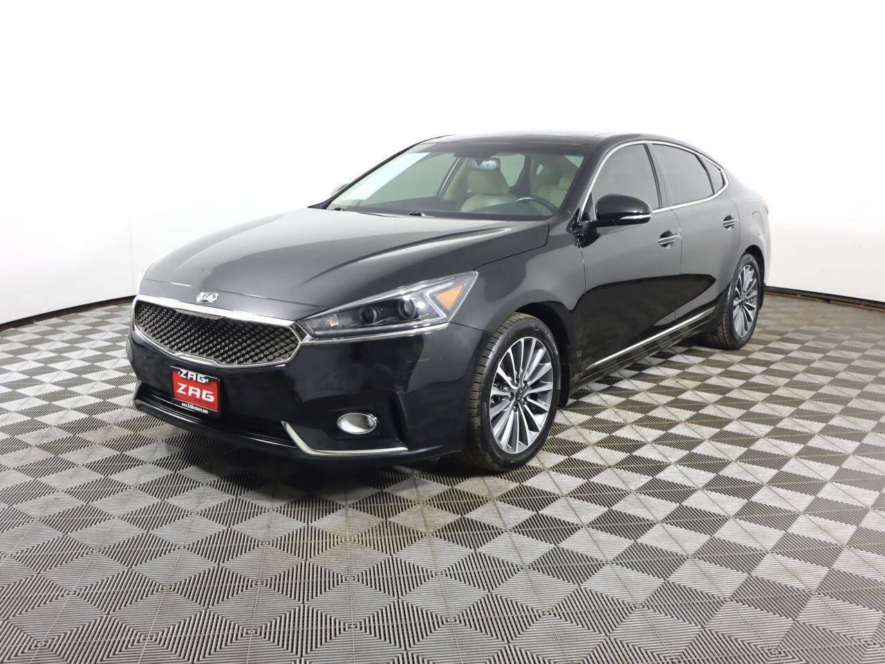 2018 Kia Cadenza Premium — Sedan — 55,188 mi — Everett, WA
