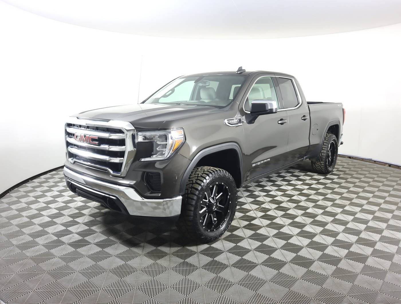 2022 GMC Sierra 1500 Limited SLE — Pickup Truck — 96,169 mi — Everett, WA