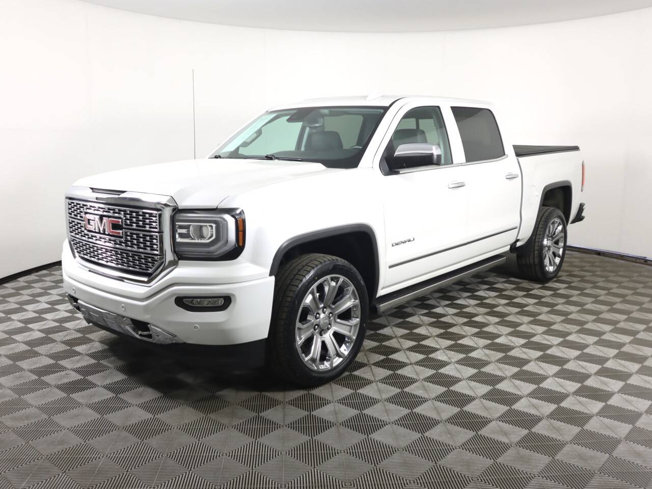 2018 GMC Sierra 1500 Denali — Pickup Truck — 45,688 mi — Everett, WA