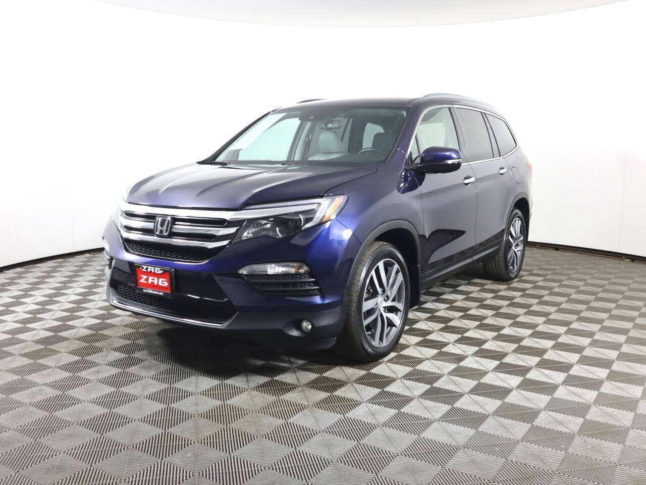 2017 Honda Pilot Touring — SUV — 89,622 mi — Everett, WA