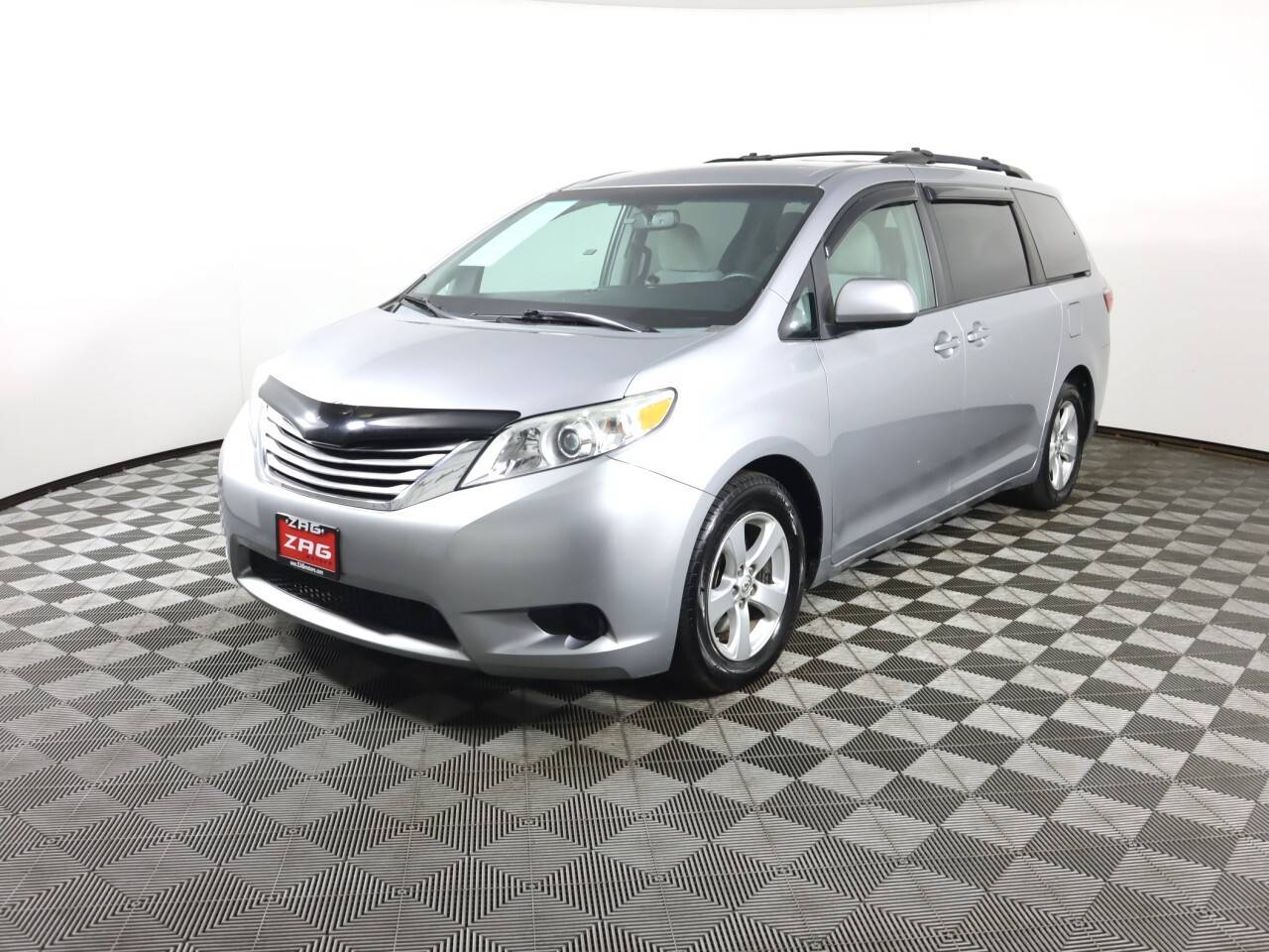 2015 Toyota Sienna LE — Minivan — 114,381 mi — Everett, WA
