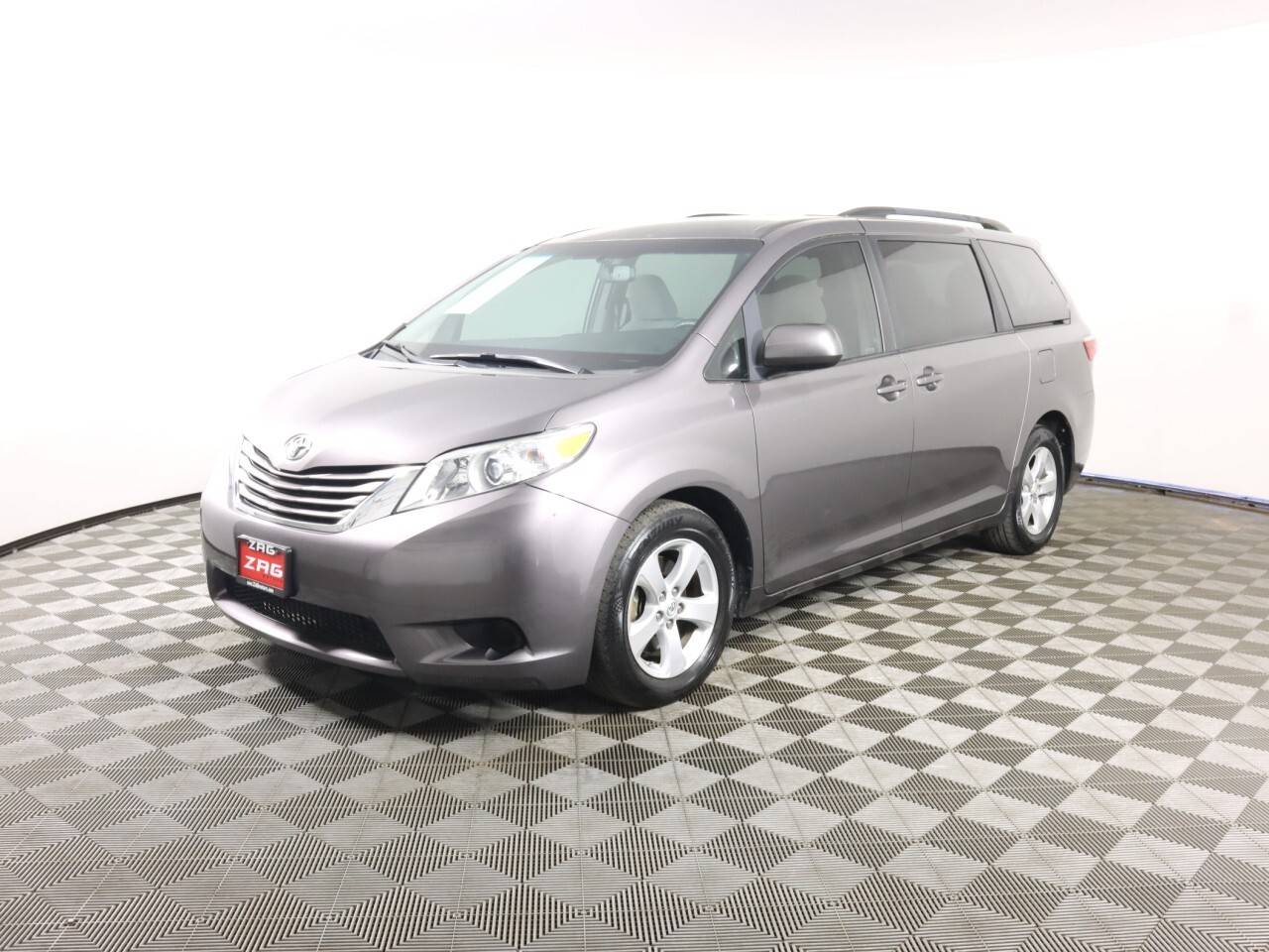 2015 Toyota Sienna LE — Minivan — 69,067 mi — Everett, WA