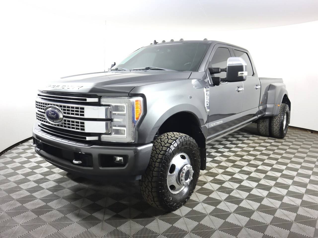 2019 Ford Super Duty F-350 XL — Pickup Truck — 86,282 mi — Everett, WA