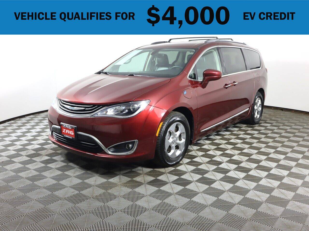 2018 Chrysler Pacifica Hybrid Touring L — Minivan — 114,162 mi — Everett, WA