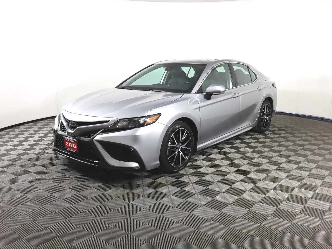 2021 Toyota Camry SE — Sedan — 35,695 mi — Everett, WA