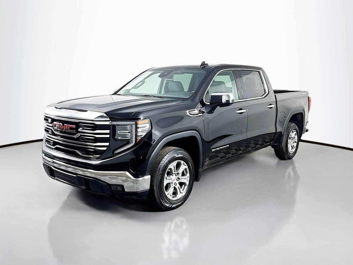 2024 GMC Sierra 1500 SLT — Pickup Truck — 38,316 mi — Everett, WA
