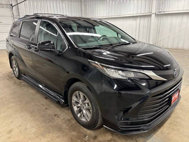 2023 Toyota Sienna LE — Minivan — 38,415 mi — Harlingen, TX