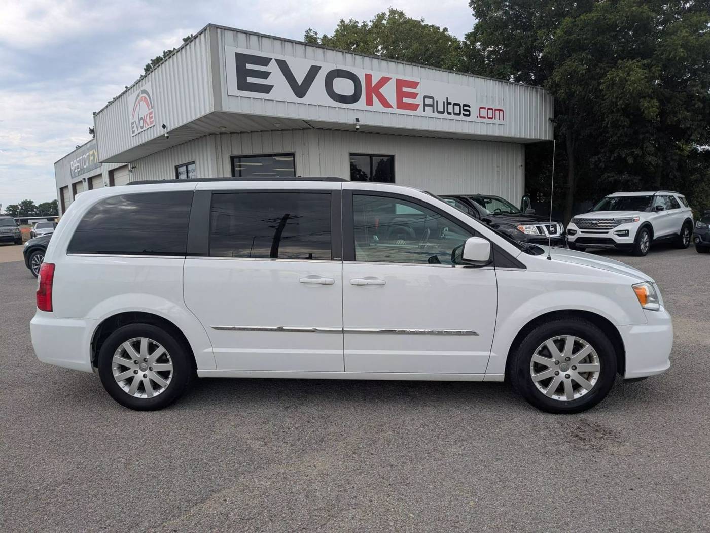 2014 Chrysler Town & Country Touring — Minivan — 153,048 mi — Jonesboro, AR