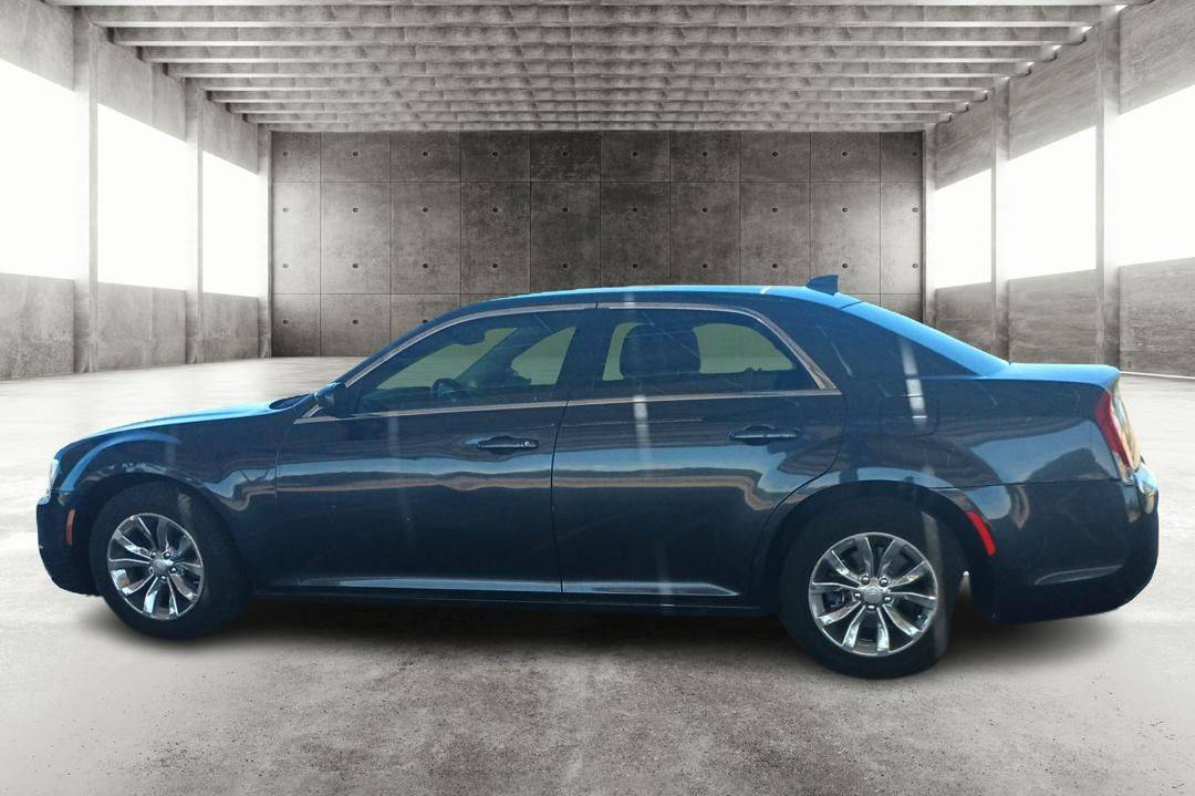 2015 Chrysler 300 Limited — Sedan — 117,986 mi — Tucson, AZ