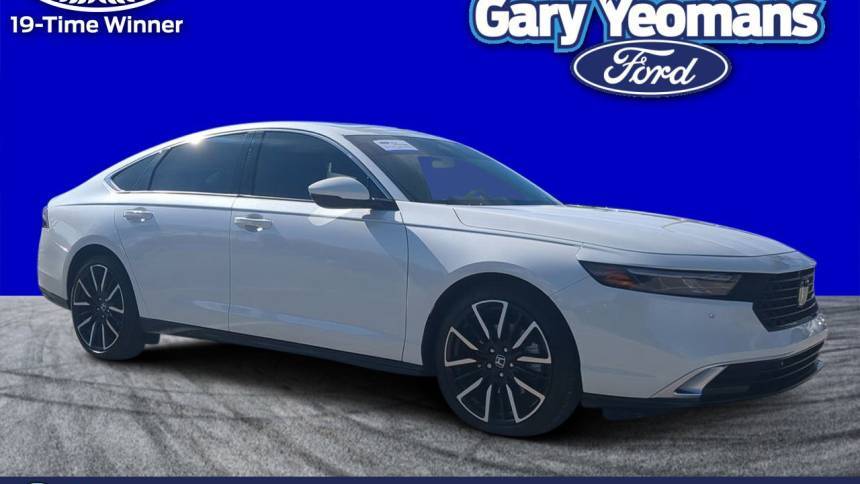 2023 Honda Accord Hybrid Touring — Sedan — 16,870 mi — Daytona Beach, FL