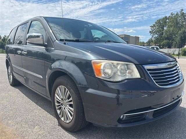 2013 Chrysler Town & Country Touring-L — Minivan — 115,822 mi — Willow Grove, PA