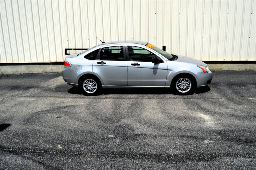 2009 Ford Focus SE — Sedan — 88,097 mi — Thomson, GA