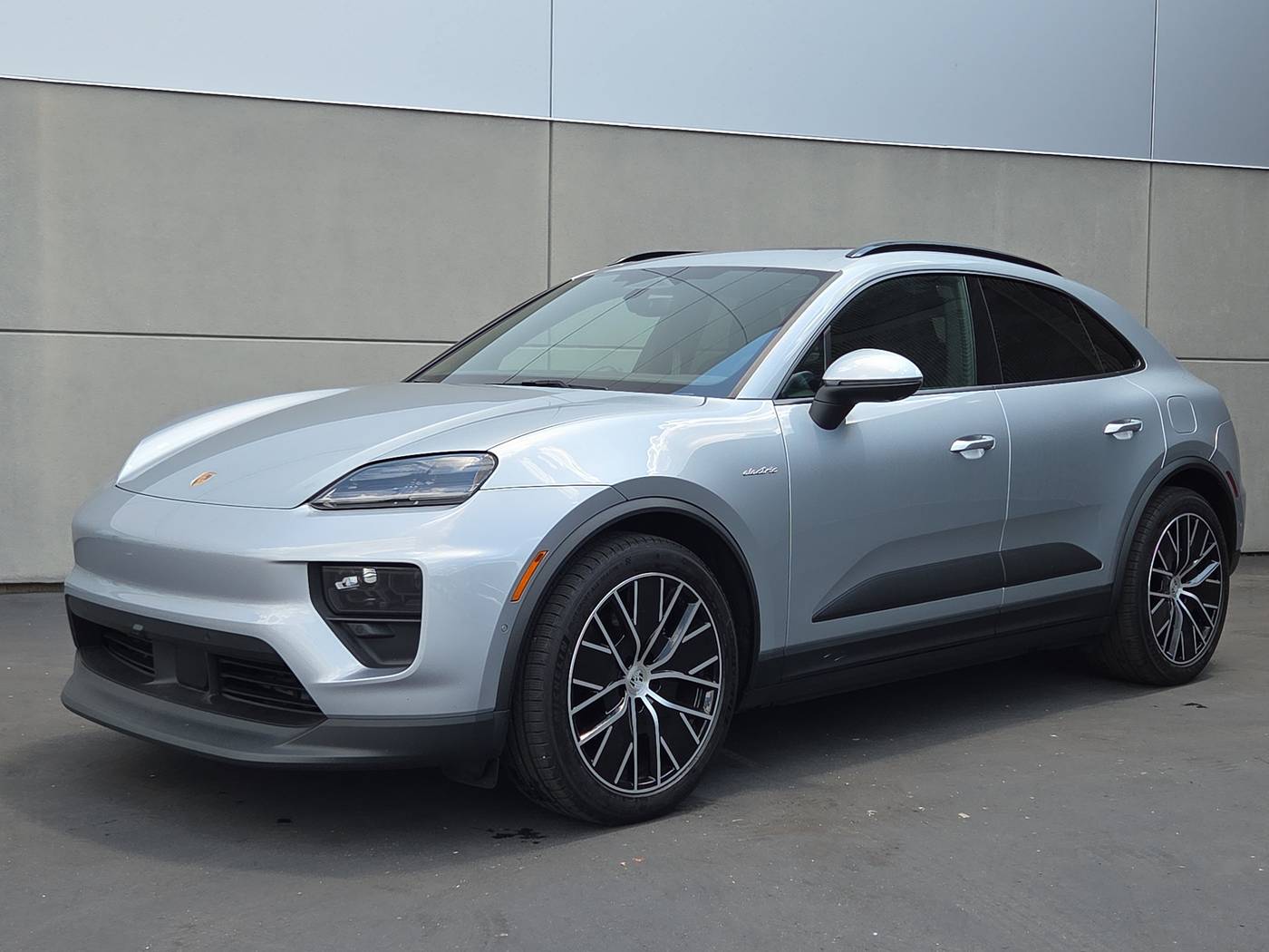 2025 Porsche Macan Electric Standard — SUV — 2,825 mi — Memphis, TN