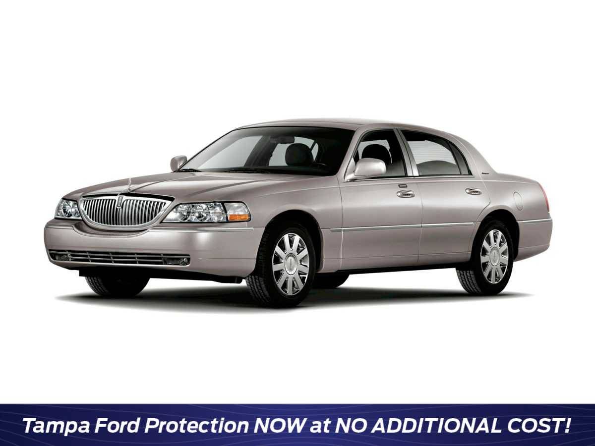 2010 Lincoln Town Car Signature Limited — Sedan — 80,000 mi — Tampa, FL
