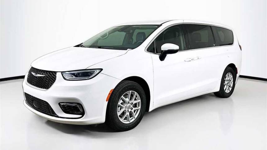 2023 Chrysler Pacifica Touring L — Minivan — 65,485 mi — Tampa, FL