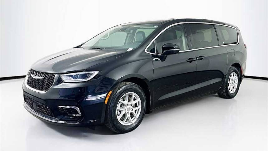 2023 Chrysler Pacifica Touring L — Minivan — 68,865 mi — Tampa, FL