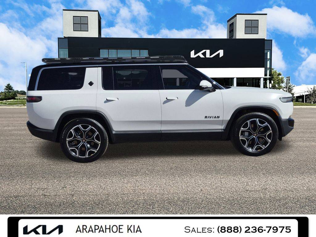 2025 Rivian R1S