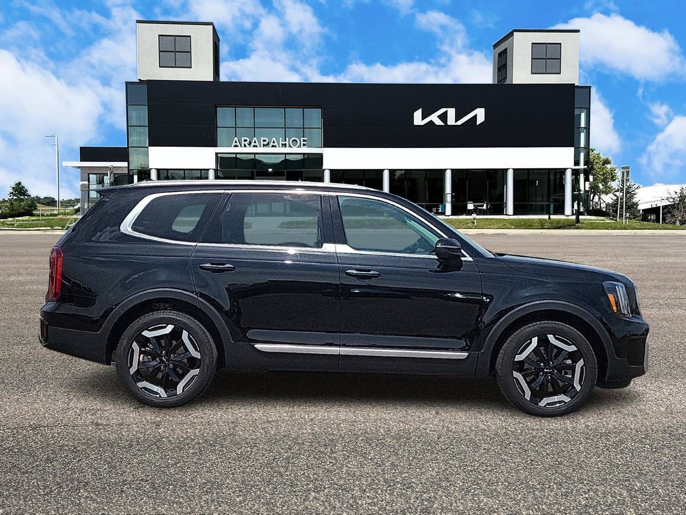 2024 Kia Telluride S — SUV — 5,834 mi — Centennial, CO