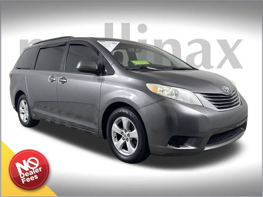 2017 Toyota Sienna L — Minivan — 41,597 mi — Apopka, FL