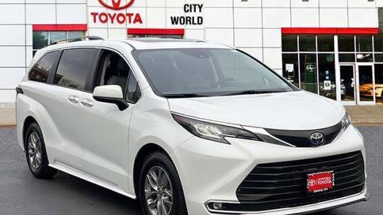 2022 Toyota Sienna XLE — Minivan — 40,781 mi — Bronx, NY