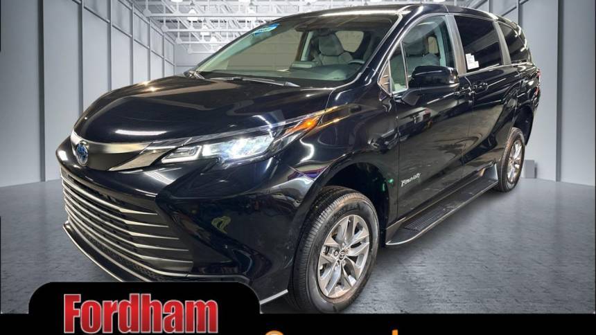 2024 Toyota Sienna LE — Minivan — 10 mi — Bronx, NY